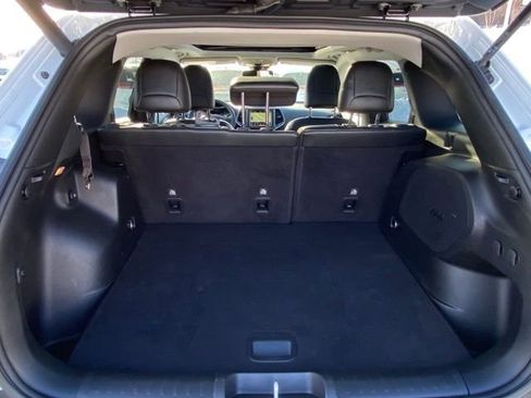 Used 2022 Jeep Cherokee Trailhawk w/ Sun, Sound & Nav Group image 9