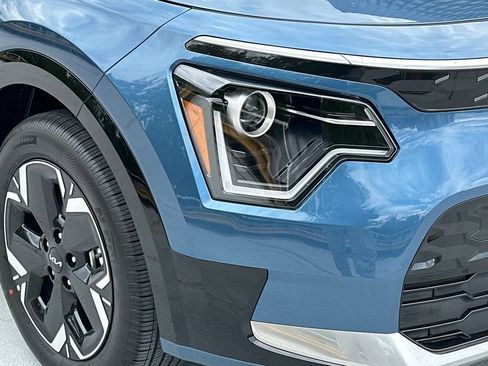 New 2026 Kia Niro Wind w/ Wind Preserve Package FWD image 11