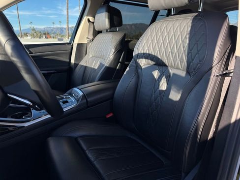 Used 2023 BMW X7 xDrive40i image 4