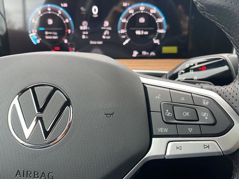 New 2026 Volkswagen Tiguan SEL R-Line AWD/4WD image 23