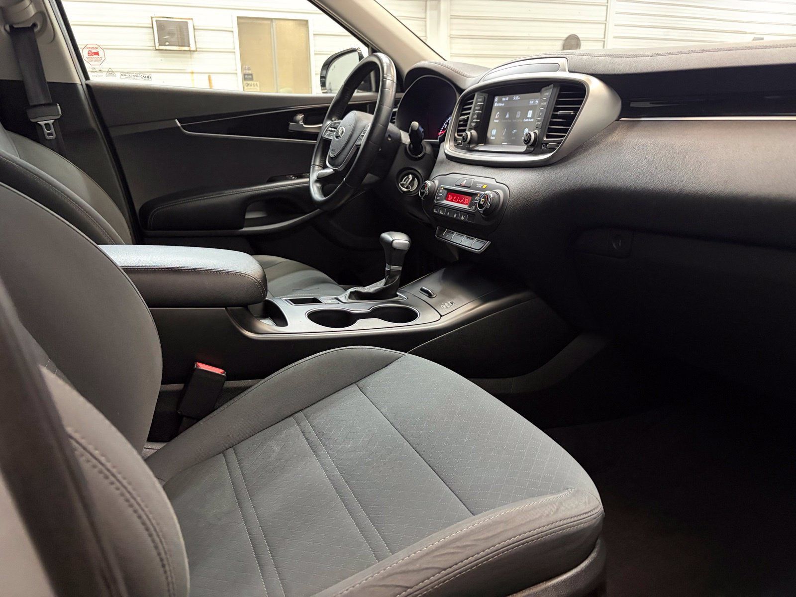 Used 2020 Kia Sorento LX w/ LX I4 Convenience Package AWD/4WD image 24