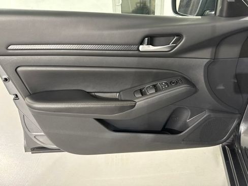 Used 2024 Nissan Altima 2.5 SV FWD image 18