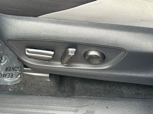 Used 2025 Toyota Tacoma TRD Off-Road image 46