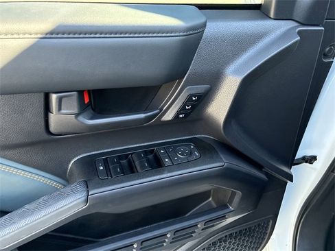 Used 2025 Toyota 4Runner Trailhunter image 18