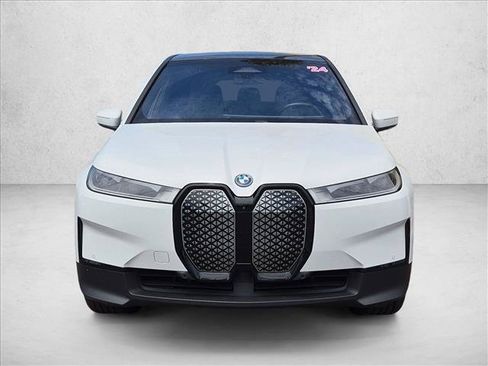 Used 2024 BMW iX xDrive50 w/ Convenience Package AWD/4WD image 2