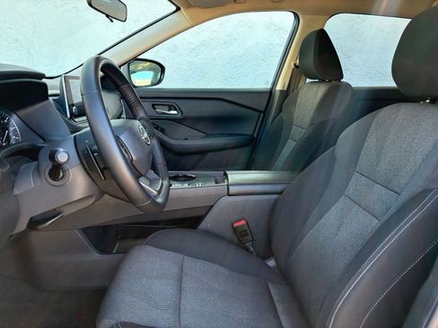 Used 2025 Nissan Rogue SV image 29