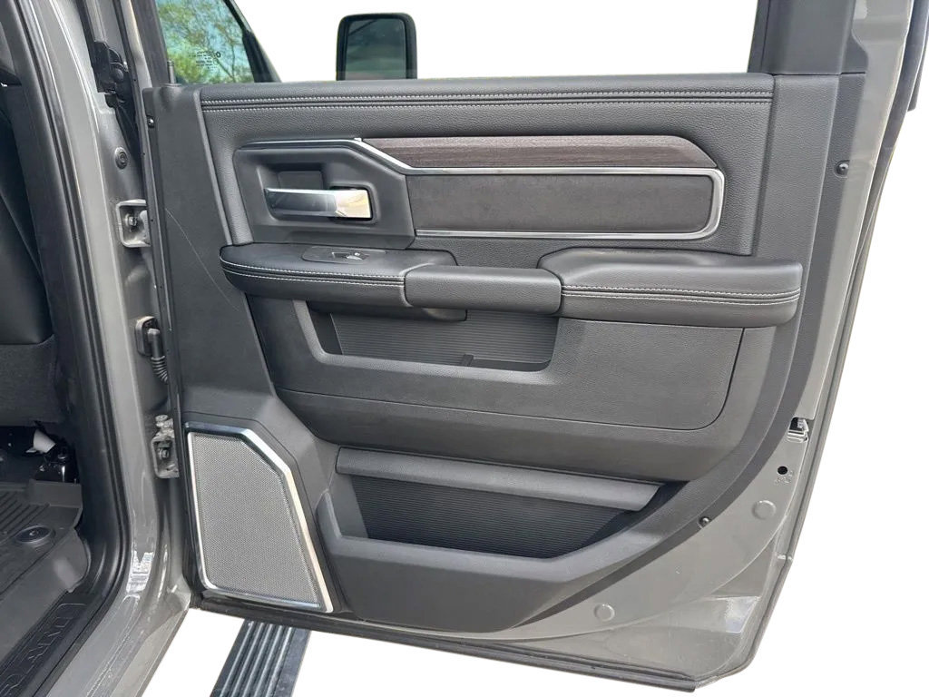 New 2026 RAM 2500 Laramie AWD/4WD image 27