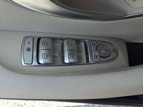 Used 2021 Mercedes-Benz E 350 4MATIC Sedan w/ Premium Package image 12