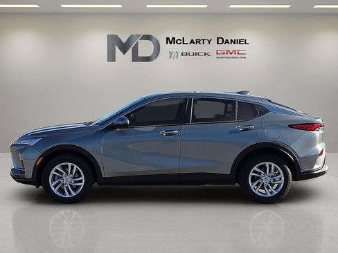 New 2026 Buick Envista Preferred w/ Advanced Safety Package image 3