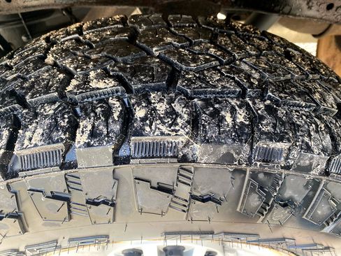 Used 2012 Chevrolet Silverado 2500 W/T w/ Snow Plow Prep Package image 10