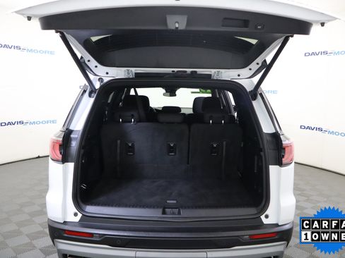 Used 2025 GMC Acadia Elevation image 8