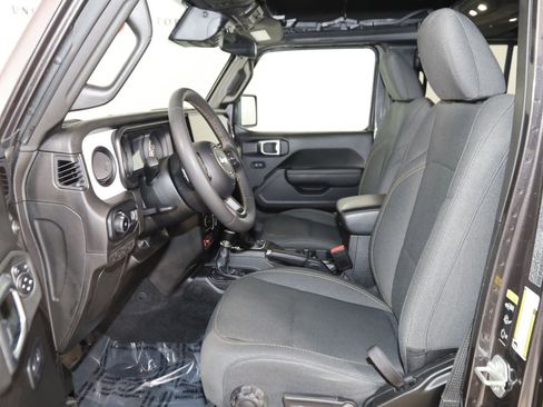 Used 2024 Jeep Wrangler Unlimited Sport AWD/4WD image 11