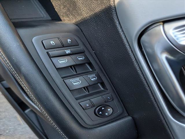 Used 2020 Chrysler Pacifica Touring w/ S Appearance Package FWD image 32