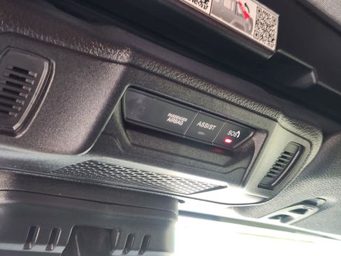 Used 2025 Jeep Wrangler Sport image 31