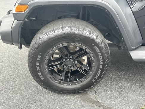 Used 2024 Jeep Wrangler Sport image 13