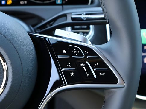 New 2026 Mercedes-Benz E 350 4MATIC Sedan image 34