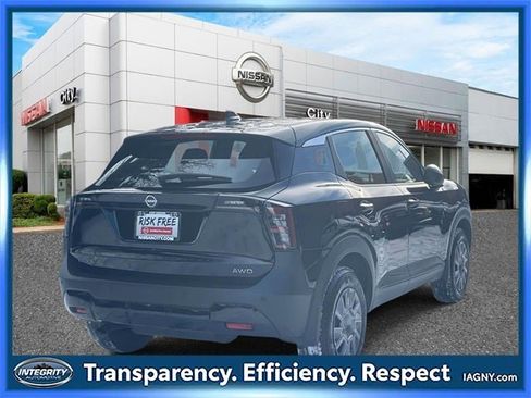 Certified 2025 Nissan Kicks S image 6