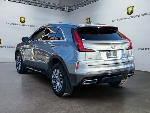 Used 2024 Cadillac XT4 Premium Luxury image 3