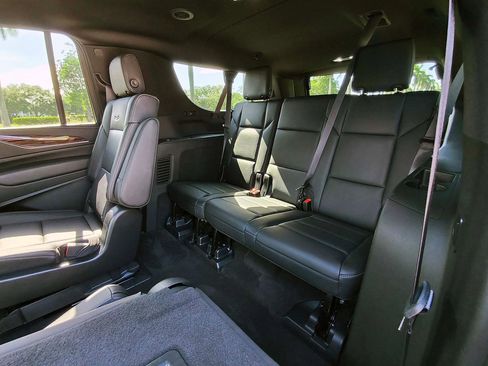 Used 2022 Cadillac Escalade ESV Luxury RWD image 32