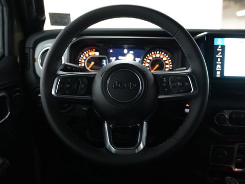 New 2026 Jeep Wrangler Sahara AWD/4WD image 18