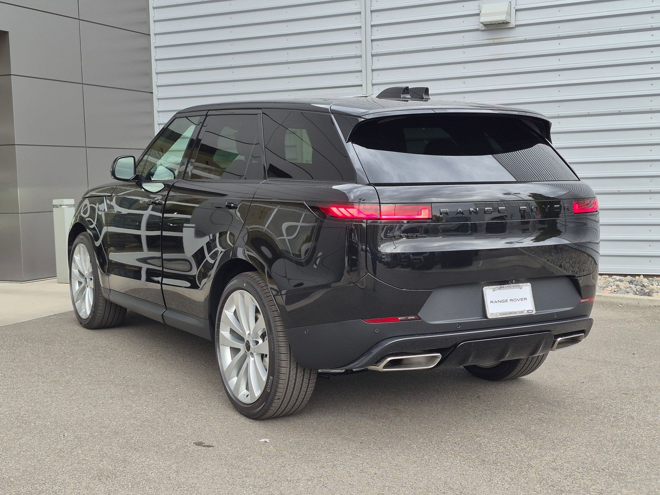 New 2027 Land Rover Range Rover Sport SE AWD/4WD image 7