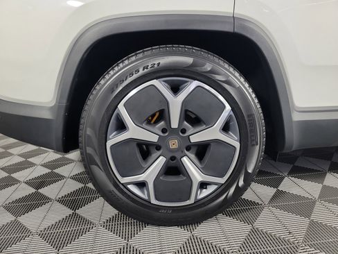 Used 2024 Rivian R1S Adventure AWD/4WD image 12