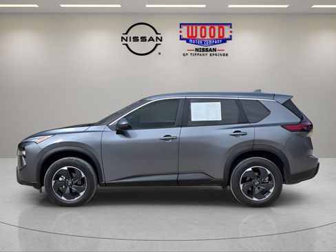Certified 2026 Nissan Rogue SV AWD/4WD image 4