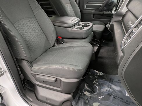 Used 2025 RAM 2500 Big Horn image 28