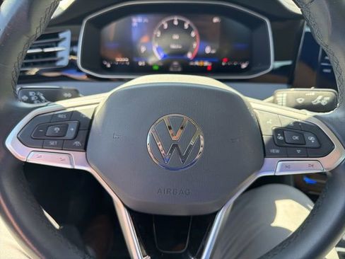 Used 2025 Volkswagen Jetta SE image 14