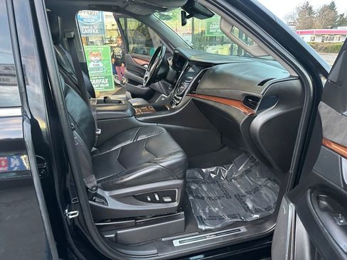 Used 2015 Cadillac Escalade ESV Luxury image 16