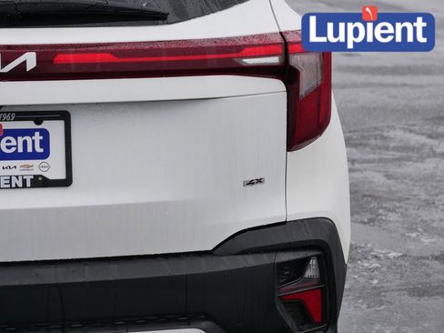 Used 2024 Kia Seltos LX image 6