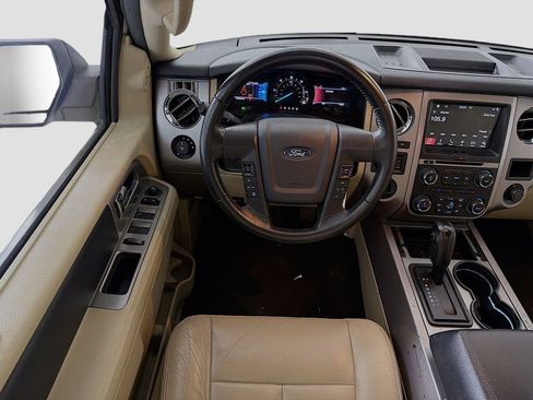Used 2017 Ford Expedition XLT w/ Equipment Group 202A RWD image 24