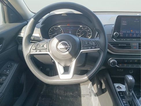 Used 2024 Nissan Altima 2.5 SV image 12