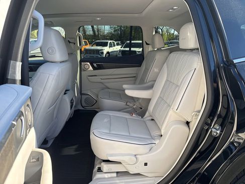 New 2026 Buick Enclave Avenir w/ Super Cruise Package AWD/4WD image 11