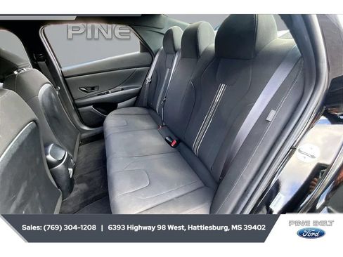 Used 2025 Hyundai Elantra Sport FWD image 19