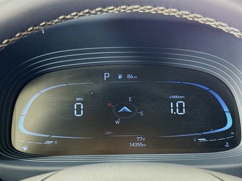 Certified 2024 Hyundai Venue Limited FWD image 14
