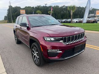 Certified 2025 Jeep Grand Cherokee Limited w/ Luxury Tech Group II RWD video 1