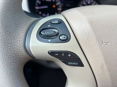 Used 2014 Nissan Pathfinder S FWD image 20