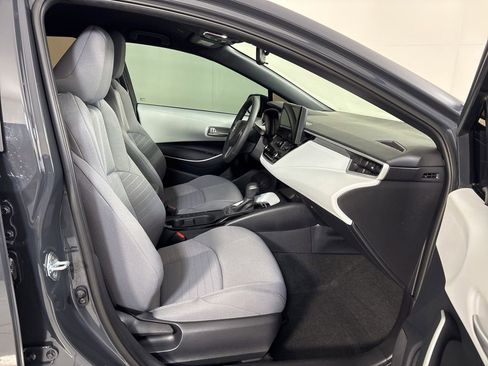 Used 2025 Toyota Corolla SE image 12