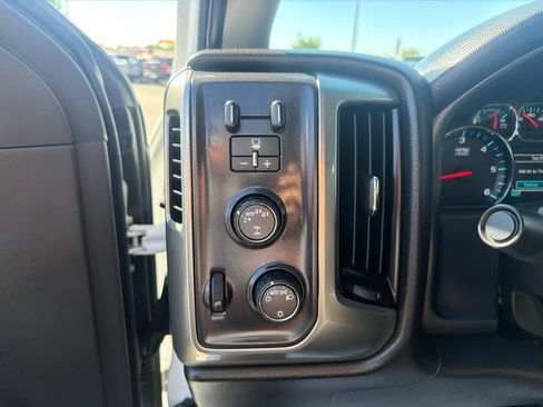 Used 2018 Chevrolet Silverado 1500 LT w/ Trailering Package AWD/4WD image 15