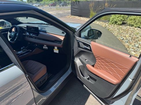 New 2025 Mitsubishi Outlander SEL image 11