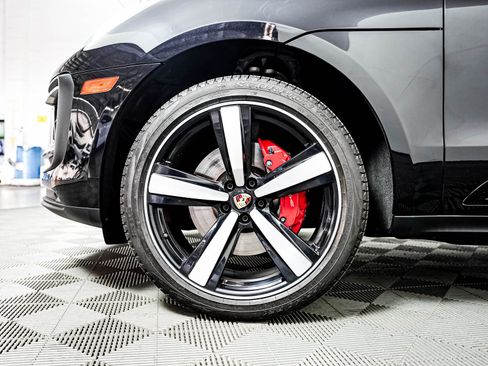 Certified 2023 Porsche Macan S AWD/4WD image 14