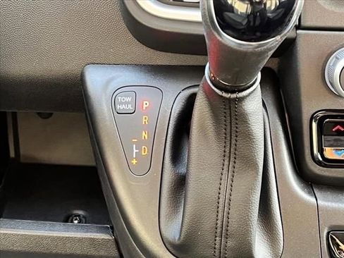 New 2025 RAM ProMaster 2500 w/ Quick Order Package 22G SLT image 17