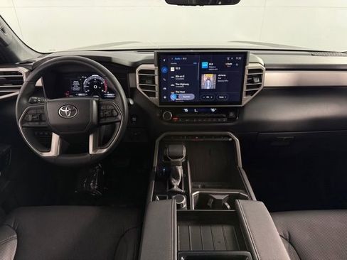 Used 2025 Toyota Tundra Limited image 42
