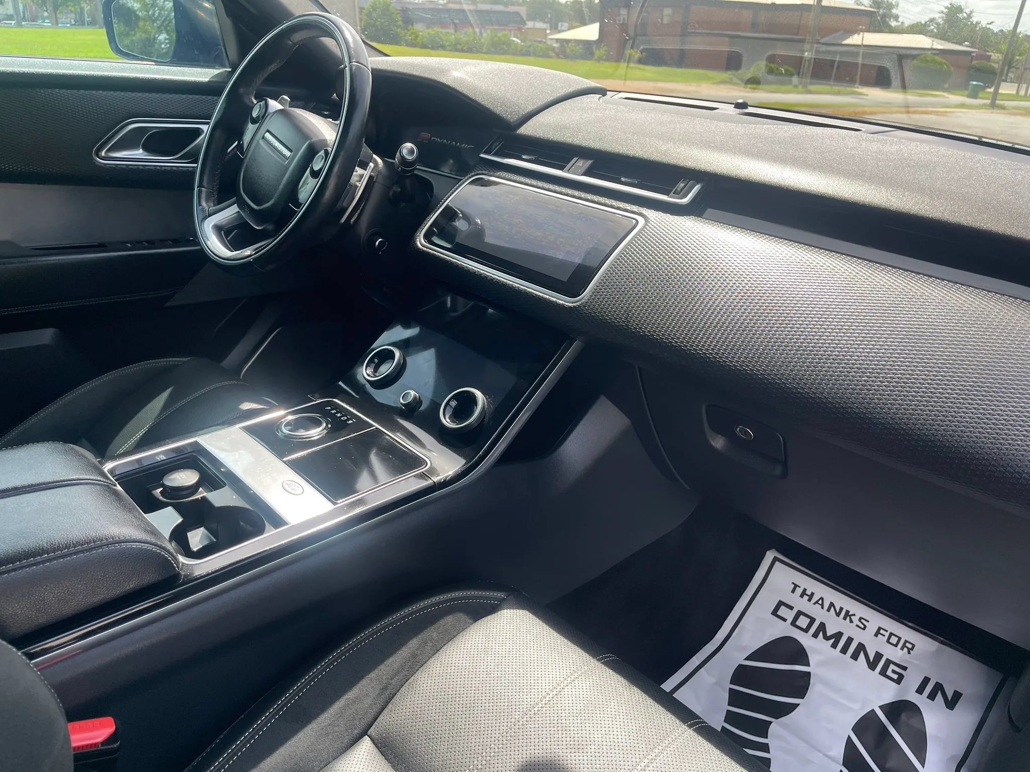 Used 2018 Land Rover Range Rover Velar R-Dynamic SE AWD/4WD image 13