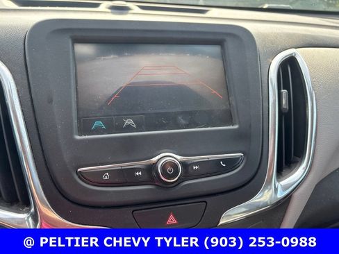 Used 2018 Chevrolet Equinox LT FWD image 15