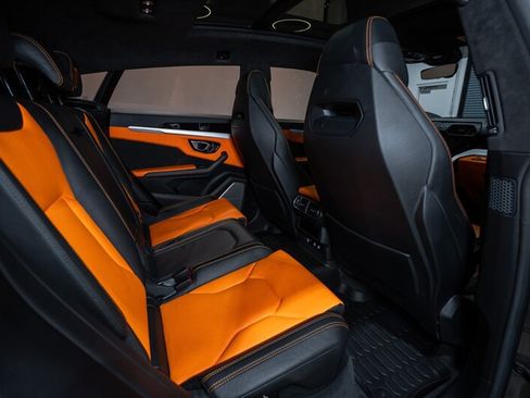 Used 2021 Lamborghini Urus AWD/4WD image 31