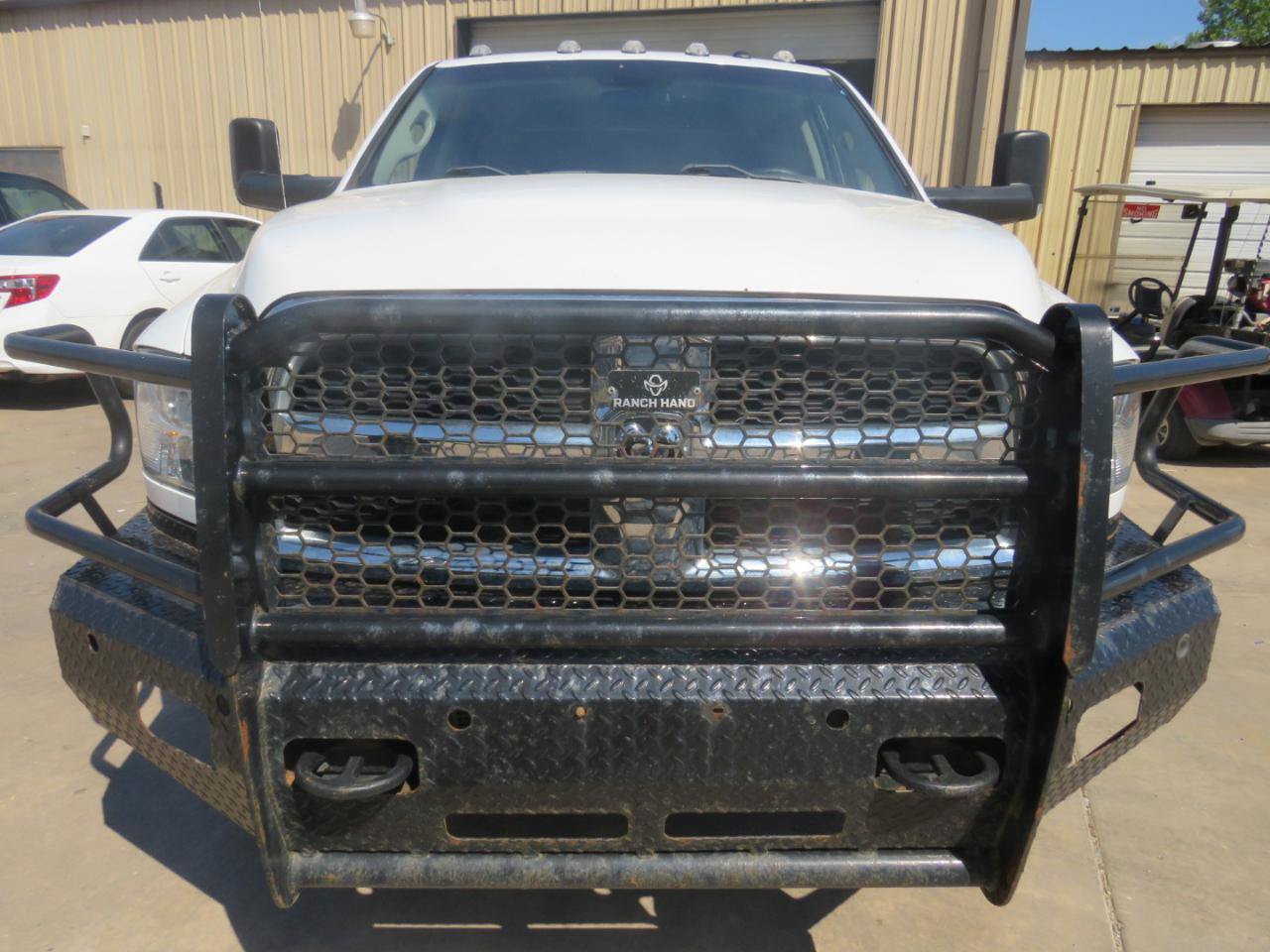 Used 2018 RAM 3500 Tradesman w/ Chrome Appearance Group AWD/4WD image 3