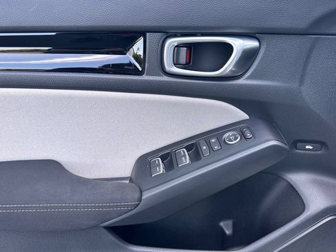 Used 2023 Honda Civic EX image 11