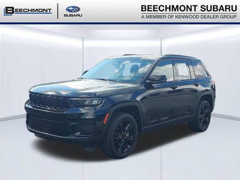 Used 2023 Jeep Grand Cherokee Altitude AWD/4WD image 1